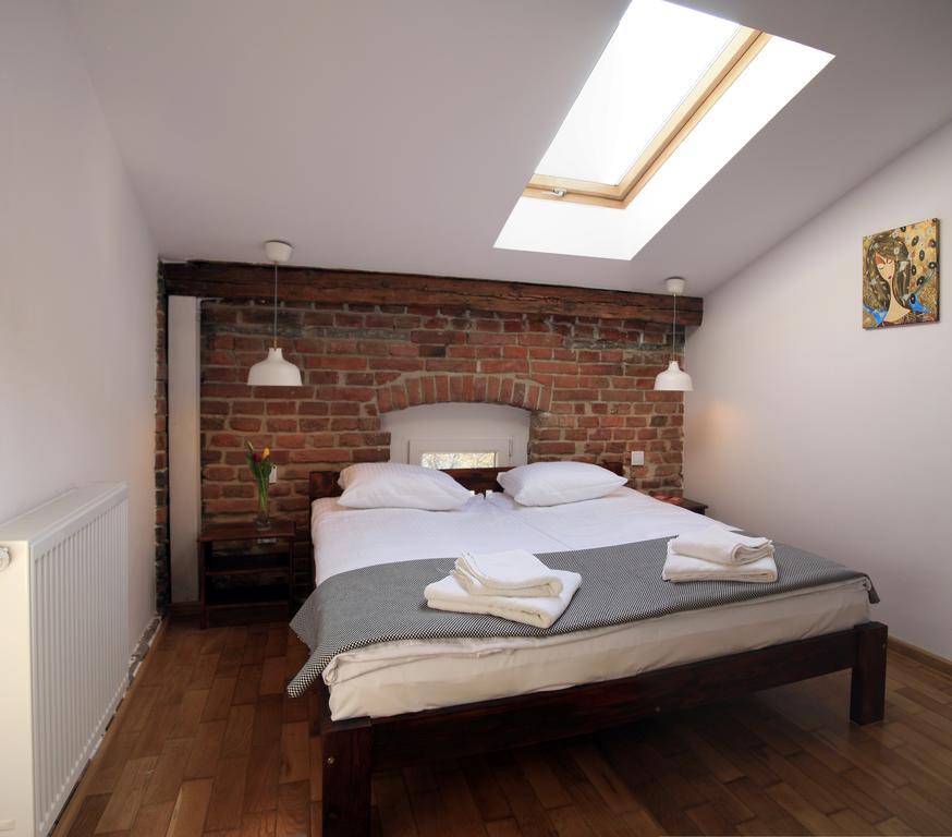Designer In The Heart Of 4th Floor No Lift Apartmán *